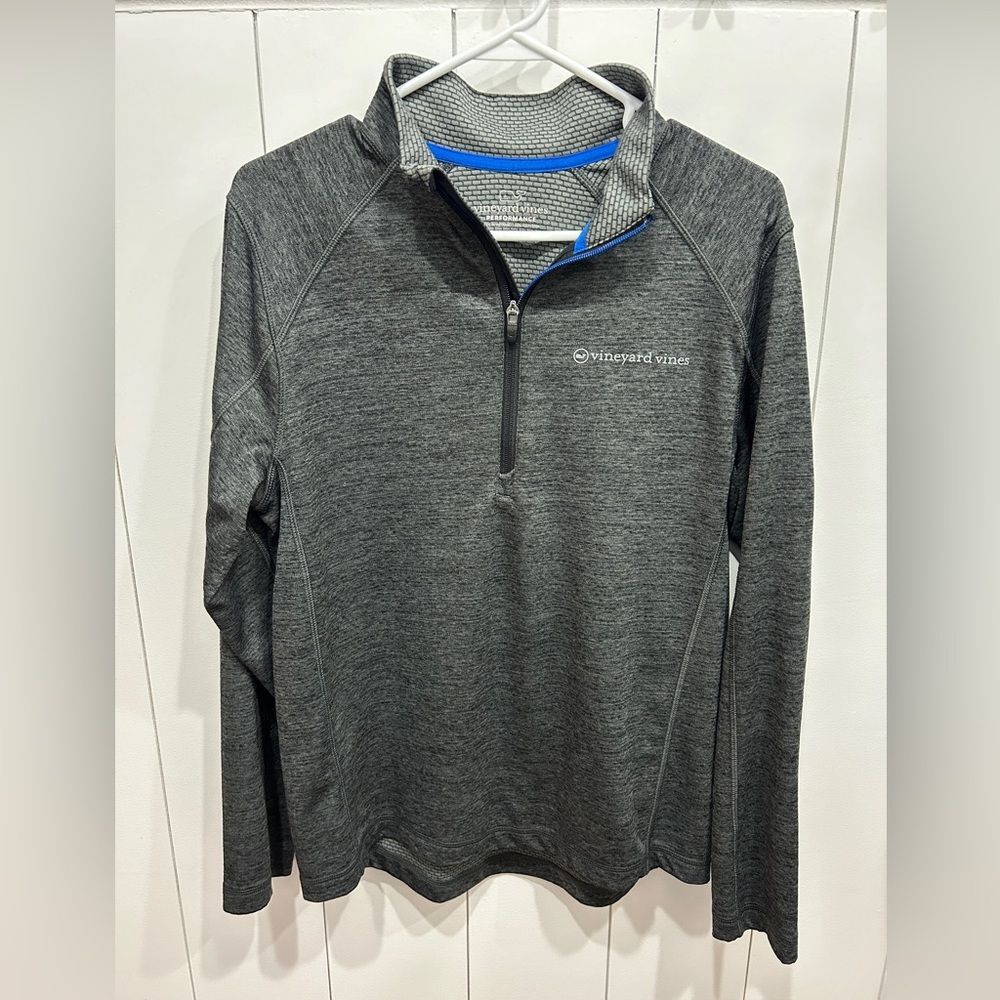 Vineyard Vines Performance Moisture Wicking Grey Polyester 1/4 Zip - Men’s Small
